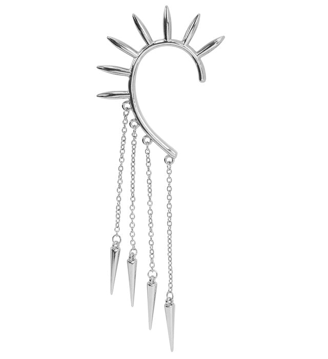 Ear Cuff mit Nieten als modisches Fasnacht-Accessoire am Ohr