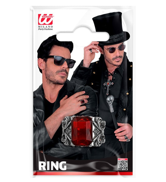 Gothic Vampir Ring mit rotem Edelstein auf schwarzem Hintergrund
