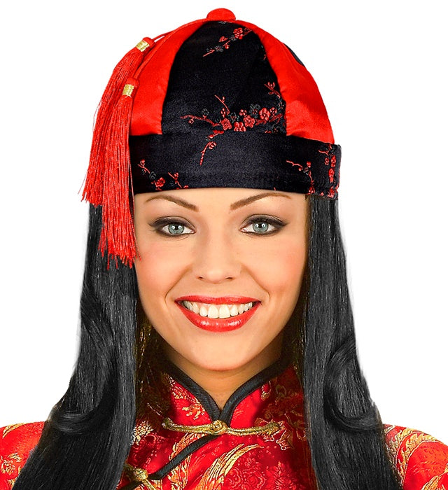 Traditioneller Chinesenhut aus Bambus auf weißem Hintergrund