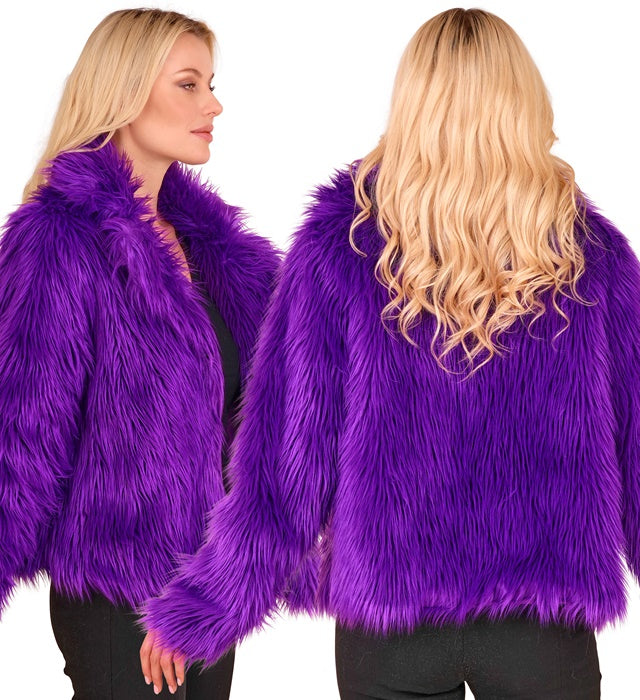 Violette Damen Plüschjacke auf weißem Hintergrund