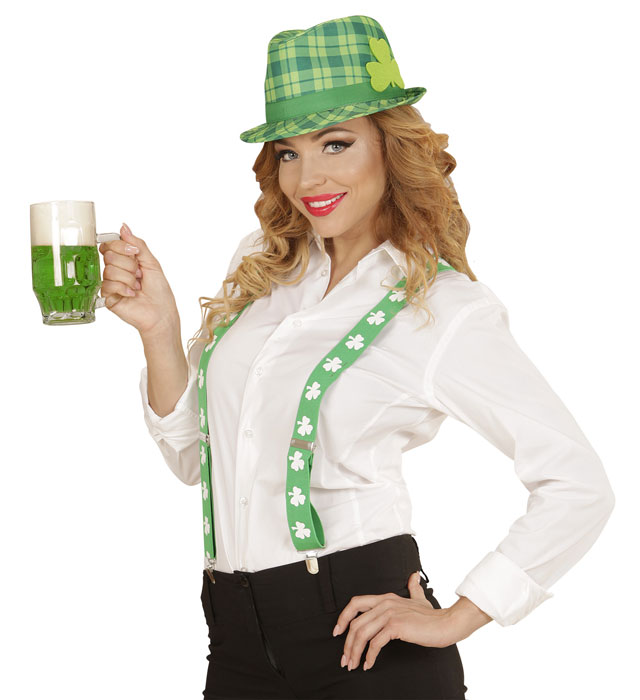 Grüner Fedora Hut mit irischem Kleeblatt als Dekoration