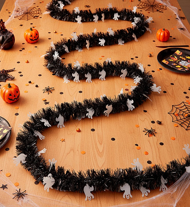 Geistergirlande aus glänzendem Lametta in 3 Meter Länge zur Halloween- und Fasnachtsdekoration