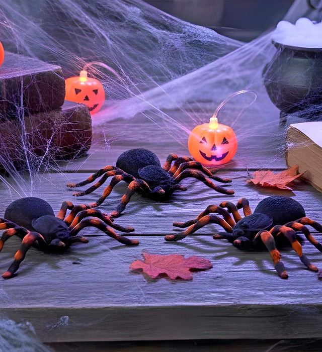 Vier realistisch beflockte Taranteln als Dekoration für Fasnacht und Halloween