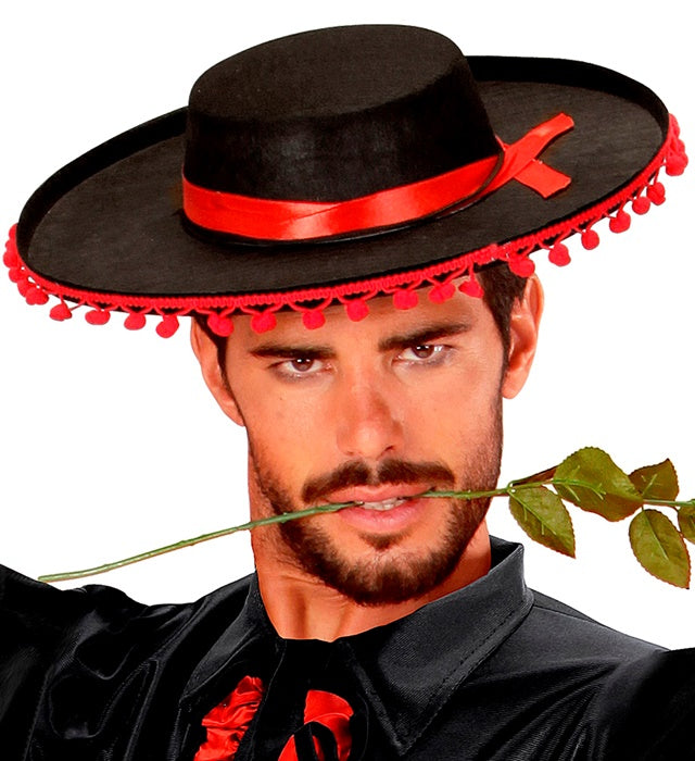 Flamenco Hut aus schwarzem Filz auf weißem Hintergrund
