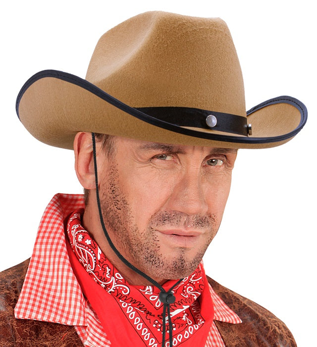 Beiger Cowboyhut mit Metallnieten als Fasnacht-Accessoire
