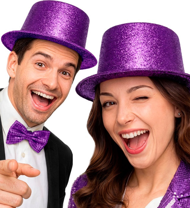 Violetter Zylinderhut auf weißem Hintergrund, geeignet für Fasnacht und Karneval