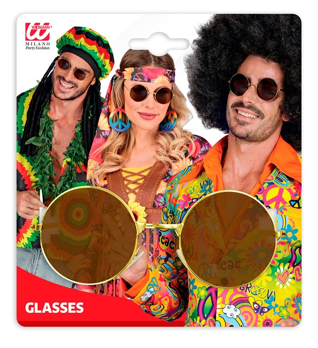 Hippiebrille mit runden braunen Gläsern auf weissem Hintergrund