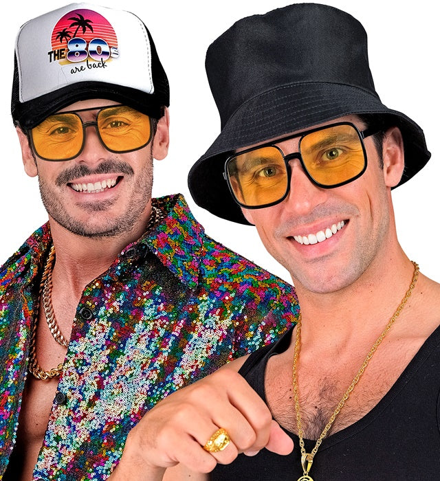 90er Jahre Hip Hop Brille mit gelben Gläsern auf weißem Hintergrund