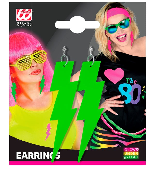 Neon grüne Blitz Ohrringe im 80er Jahre Stil auf weißem Hintergrund
