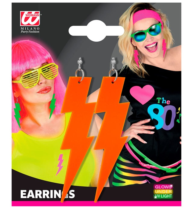 Neon orange Blitz Ohrringe im 80er Jahre Stil auf weißem Hintergrund