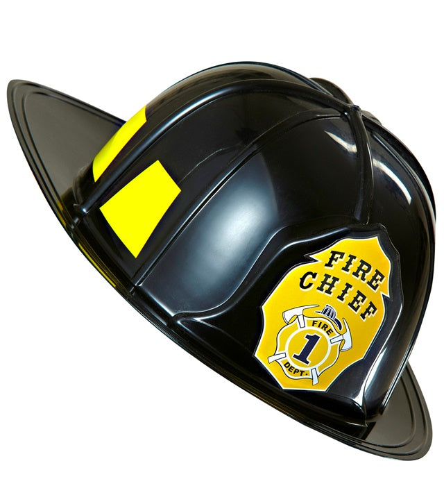 Schwarzer Feuerwehrhelm aus Hartplastik auf weißem Hintergrund