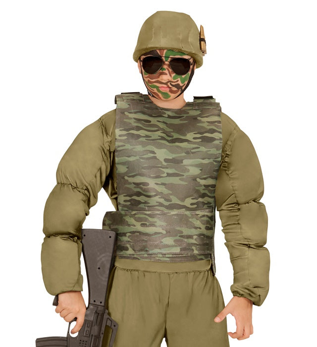 Schusssichere Kinderweste im Camouflage-Muster auf neutralem Hintergrund
