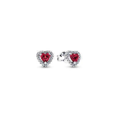 PANDORA Elevated Red Heart Stud Earrings mit rotem Herzmotiv – Produktansicht