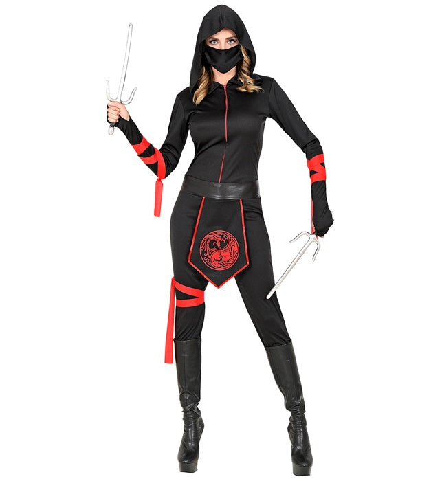 Ninja Kostüm Komplettset mit Kapuze und Gesichtsmaske auf neutralem Hintergrund