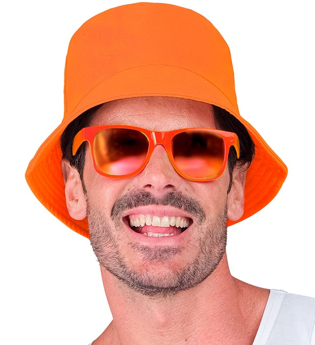 Neon orangener Anglerhut als leuchtendes Fasnacht-Accessoire