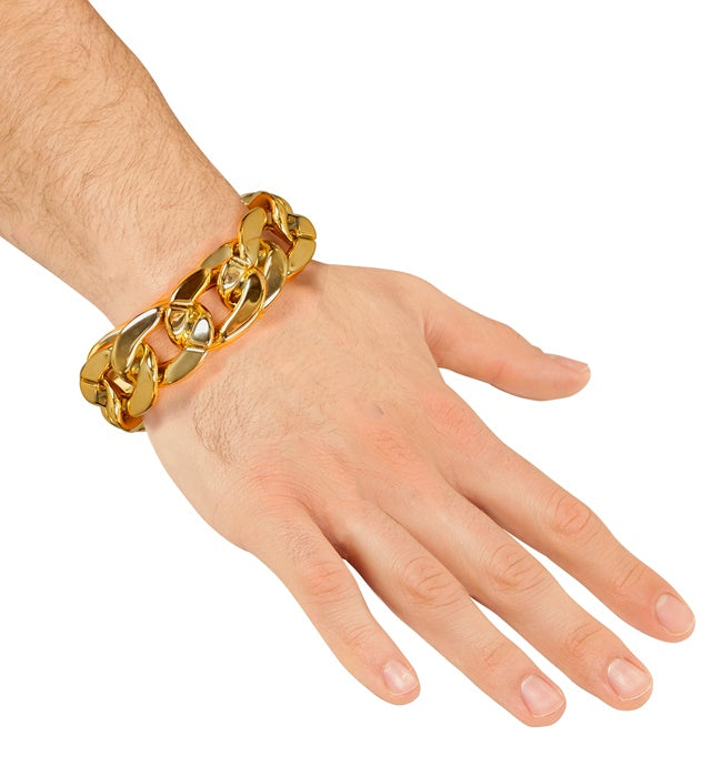 Goldenes Armband als elegantes Kostümzubehör für Fasnacht