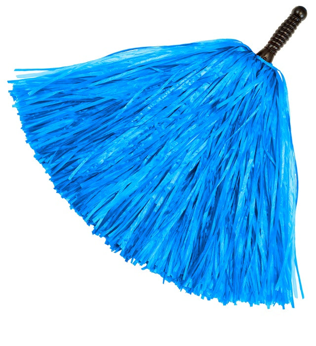 Blauer Pompon als farbenfrohes Fasnachts-Accessoire