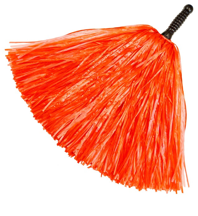 Leuchtend oranger Pompom als Fasnacht- und Karnevalszubehör