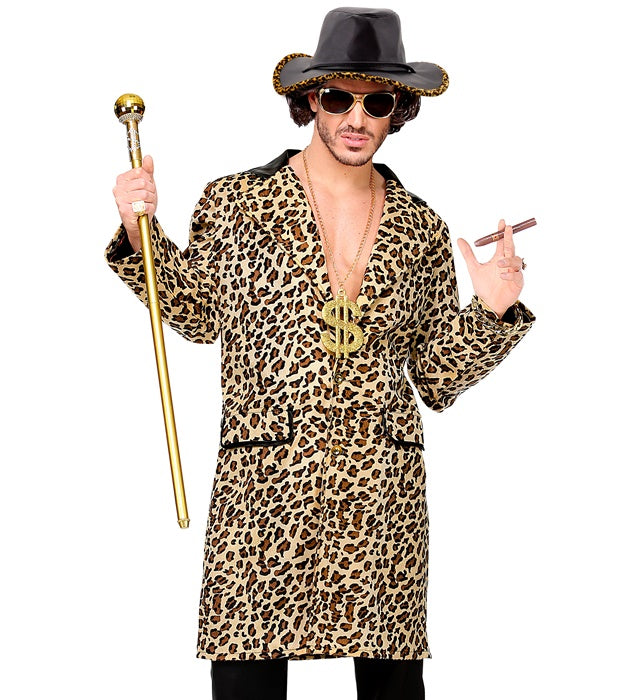 Kunstleder Cowboy Hut mit Leopardenverzierung vor weißem Hintergrund