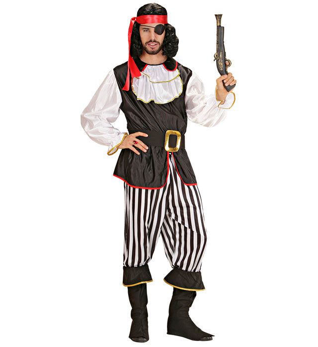 Piratenkostüm mit Kasack, Hose, Gürtel, Stiefelüberziehern und Haarband auf weissem Hintergrund
