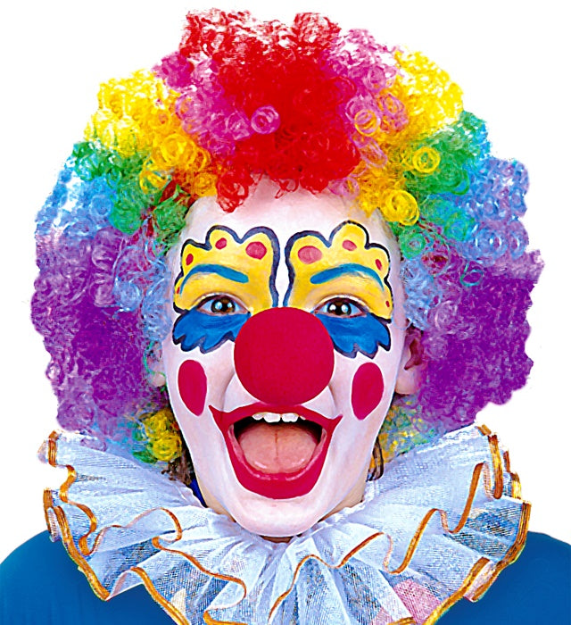 Clown Schminkset mit vier Farben, Pinsel, Schwamm und roter Clownsnase auf weißem Hintergrund