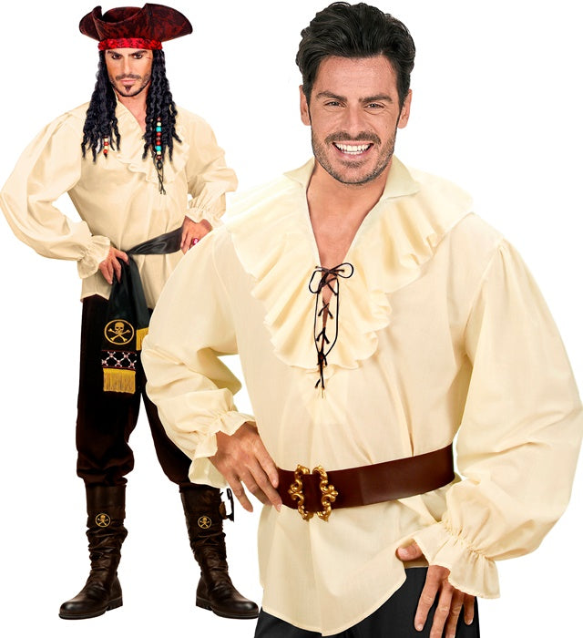 Beiges Renaissance Hemd im Piratenstil auf weißem Hintergrund