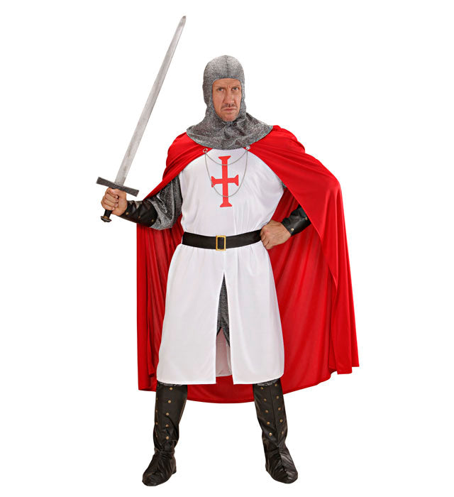 Kreuzritter-Kostüm mit Helm, Umhang und Stiefelüberziehern auf weißem Hintergrund