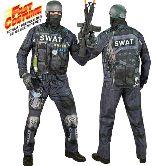 S.W.A.T. Kostüm-Set mit Oberteil, Hose, Handschuhen und Maske auf neutralem Hintergrund
