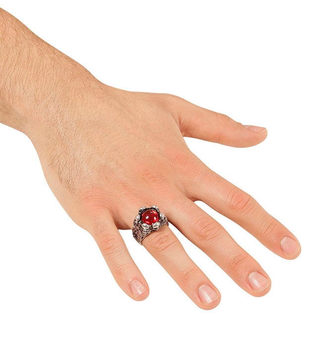 Totenkopf-Ring mit rotem Juwel als Piraten-Schmuck für Fasnacht