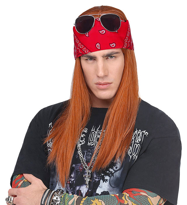 Perücke mit rotem Bandana und schwarzer Sonnenbrille im Fasnachts-Look