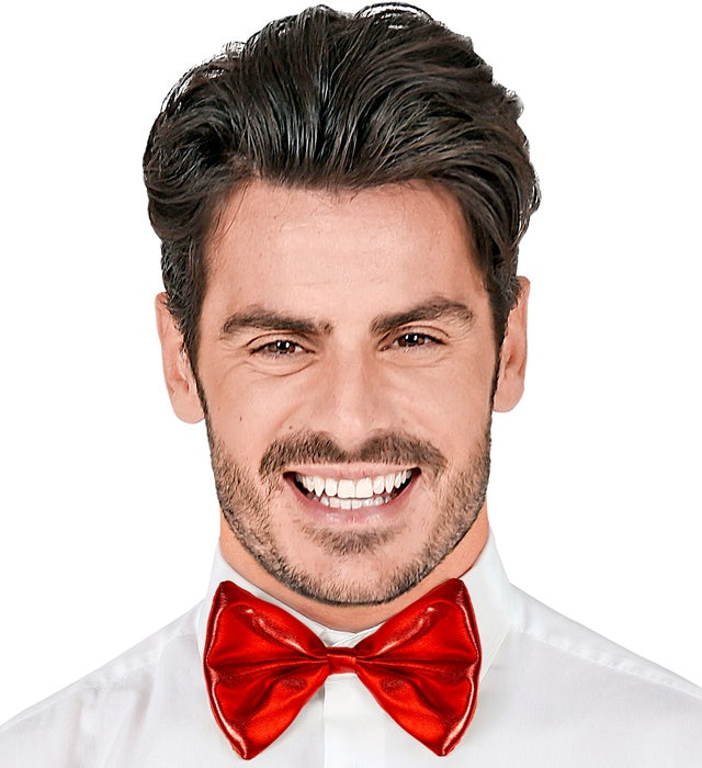 Metallisch rote Fliege als Fasnachts-Accessoire