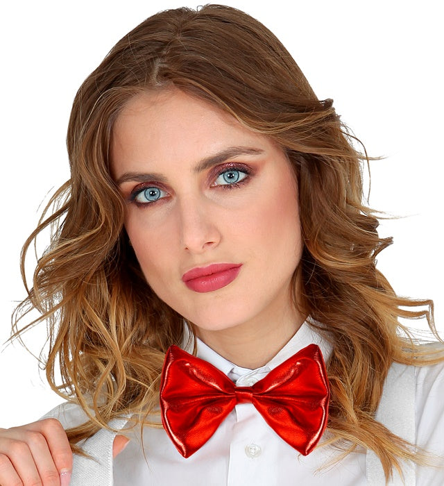 Metallisch rote Fliege als Fasnachts-Accessoire