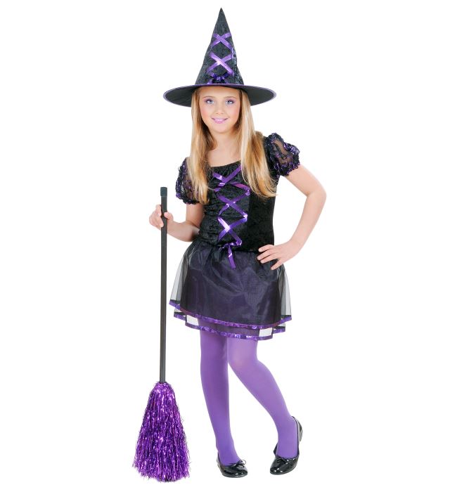 Hexenkostüm mit schwarzem Kleid und spitzem Hexenhut für Fasnacht