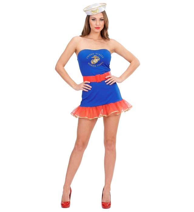Navy Girl Kostüm mit blauem Kleid, Gürtel und Mütze auf weißem Hintergrund
