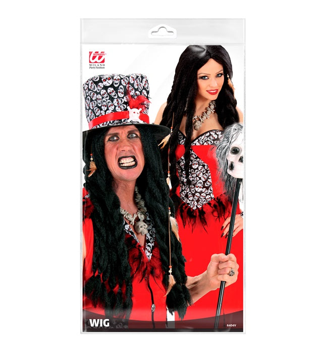 Voodoo-Perücke mit auffälliger Feder-Dekoration auf schwarzem Hintergrund