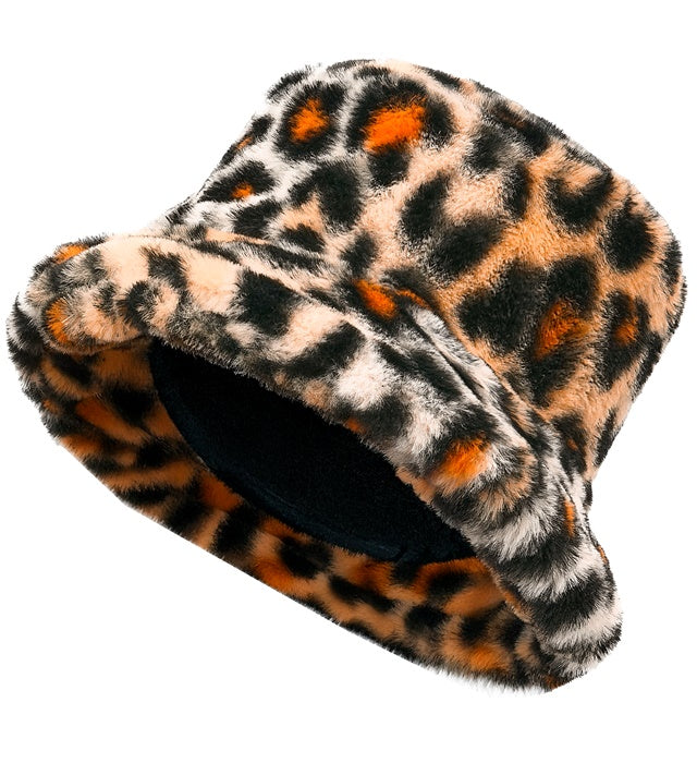 Plüsch Anglerhut mit Leopardenmuster auf weißem Hintergrund
