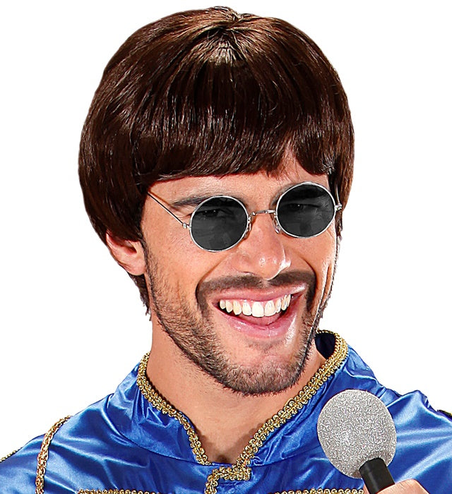 Brille mit dunklen Rauchgläsern als Fasnacht- und Halloween-Accessoire