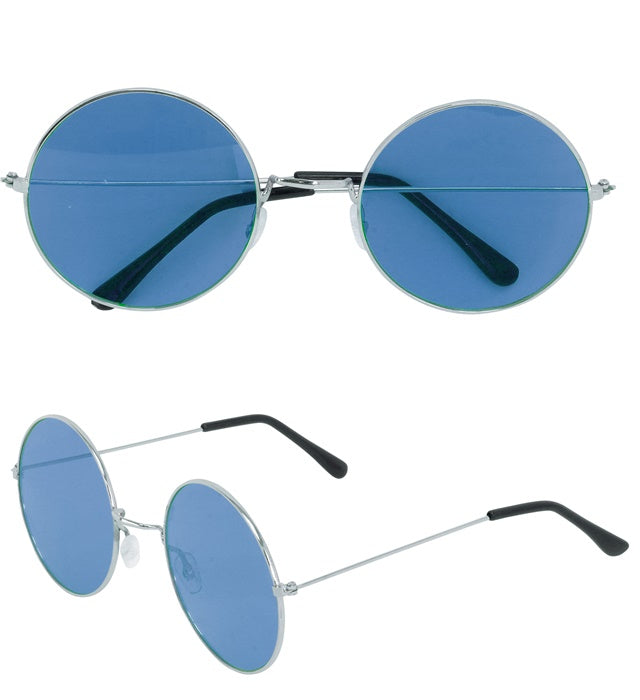 XL Hippie Brille mit großen blauen runden Gläsern auf weissem Hintergrund