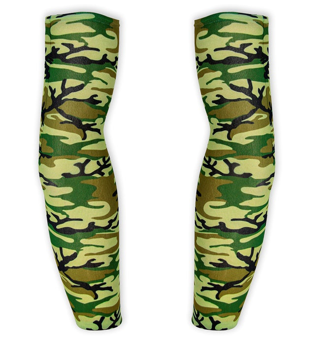 Tattooärmel Camouflage im Militär-Look auf einem ausgestreckten Arm