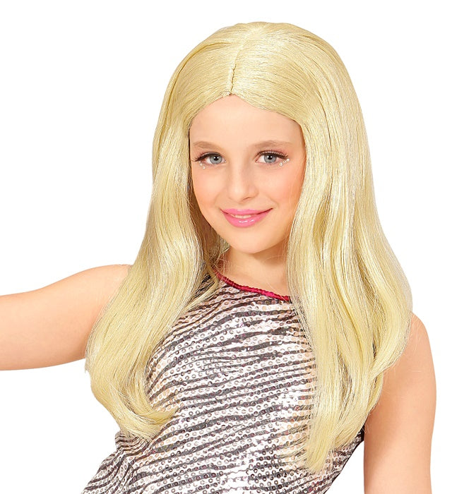 Blonde Perücke Hannah auf weißem Hintergrund