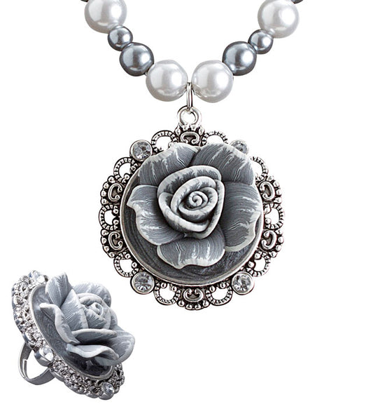 Schmuck-Set mit Perlenkette und Ring mit Kameerosen und Barockstrass