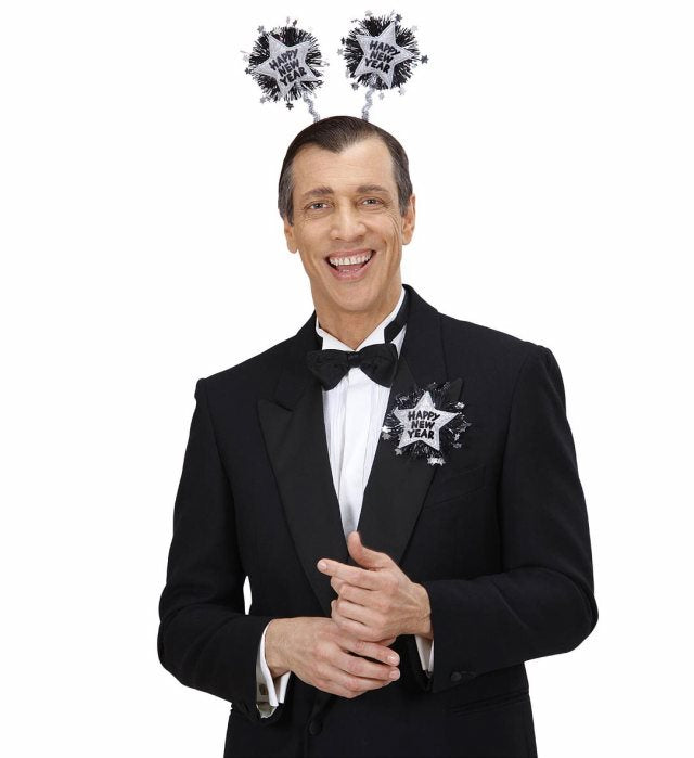 Silberne Brosche glänzend als elegantes Accessoire für festliche Anlässe