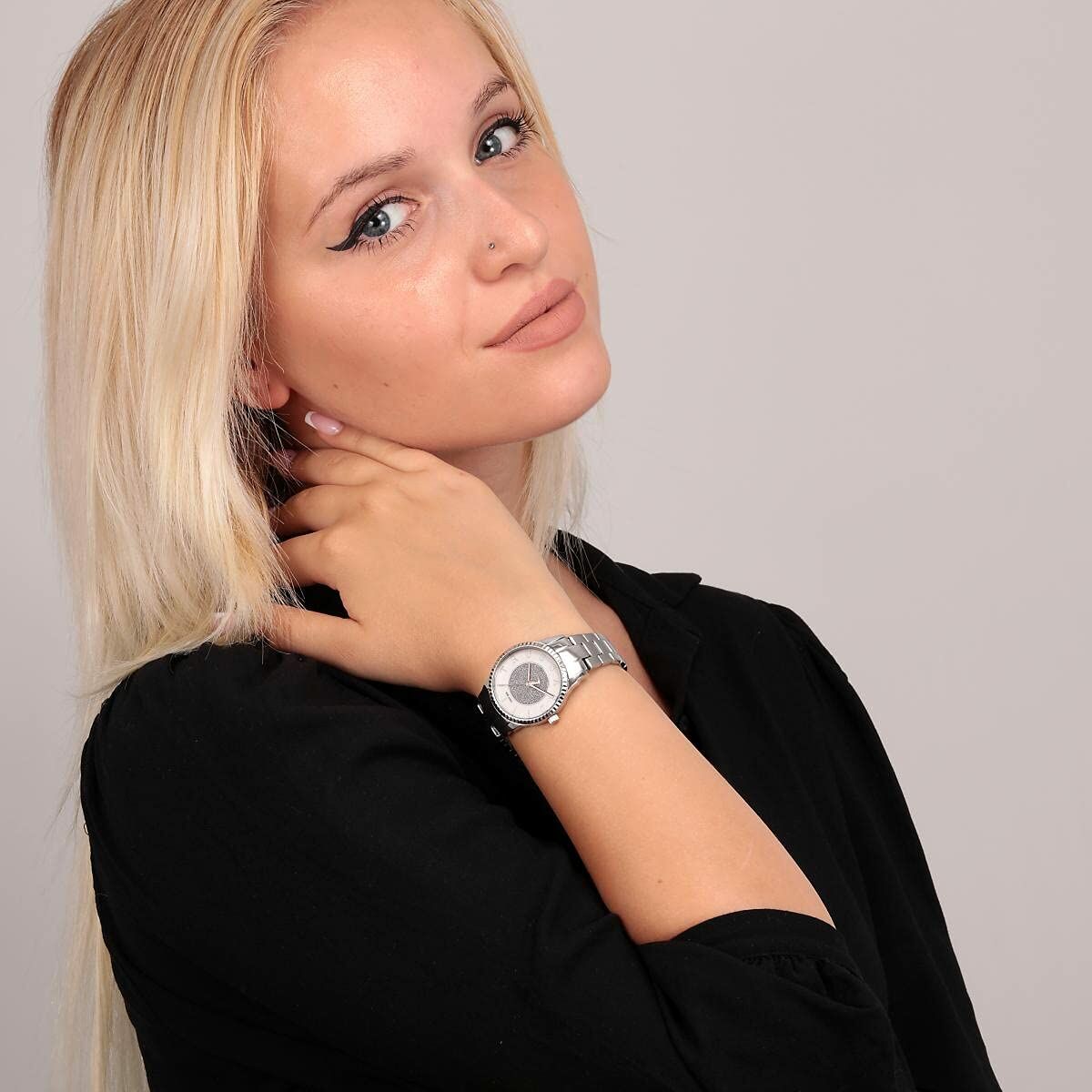 V3H6593922A7CC552EABA400157840604AAR7044457P7