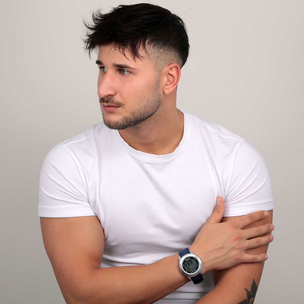 V4H6397E870EAA66159790036B0F980999BR7045389P7