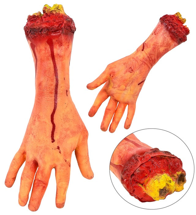 Lebensgroße abgehackte Hand aus Kunststoff in 32 cm Länge als Halloween-Deko