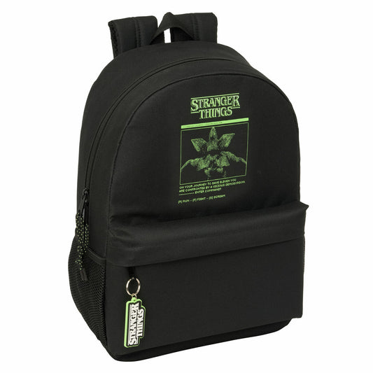 Schwarzer Schulrucksack aus Polyester mit Stranger Things Branding und ergonomischer Polsterung.