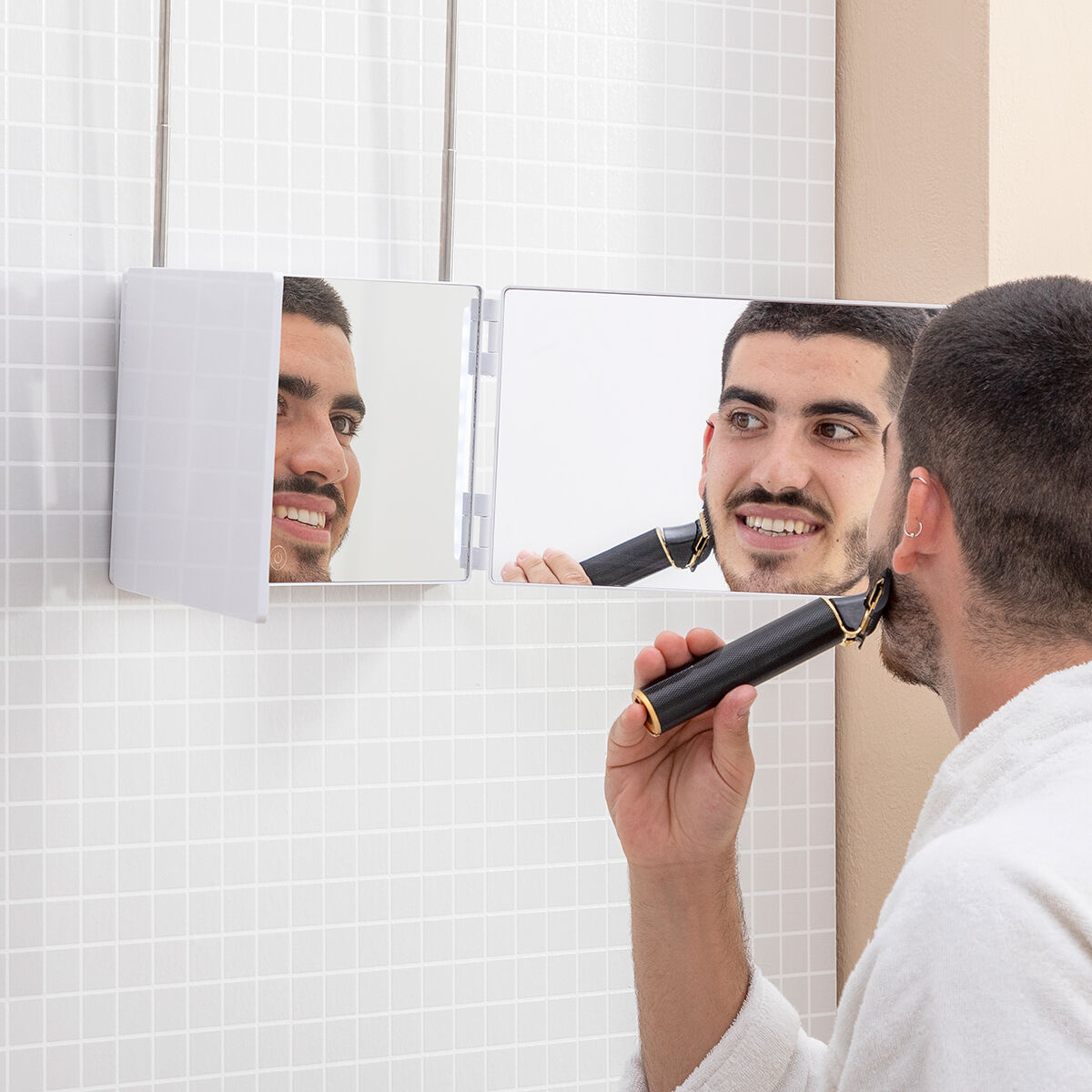 SelfKut Badezimmerspiegel von InnovaGoods mit LED-Licht und 360°-Sicht – Verpackung