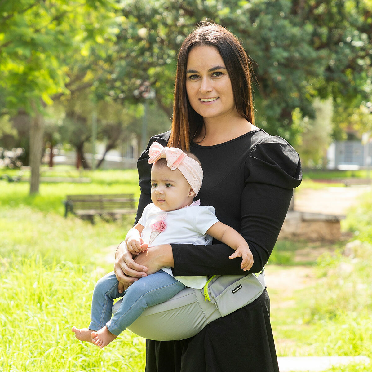Anpassungsfähige Babytrage mit zwei Taschen von InnovaGoods – Produktansicht