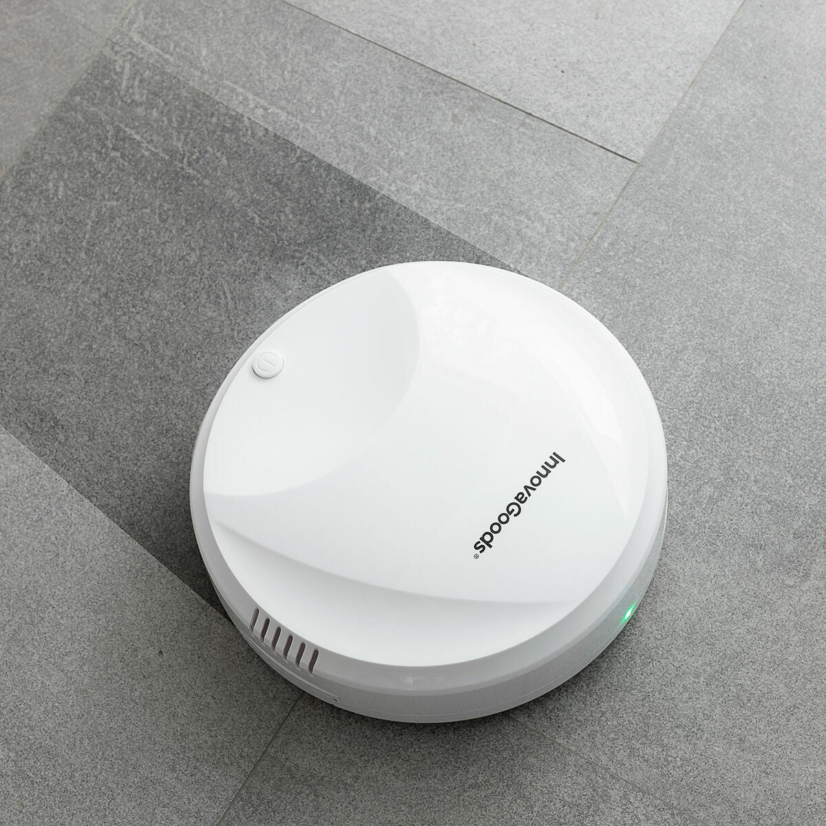InnovaGoods intelligenter Staubsaugerroboter in Weiss mit USB-Ladekabel – Ansicht 7
