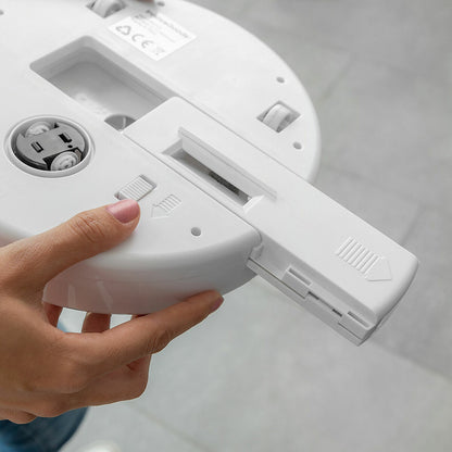 InnovaGoods intelligenter Staubsaugerroboter in Weiss mit USB-Ladekabel – Verpackung
